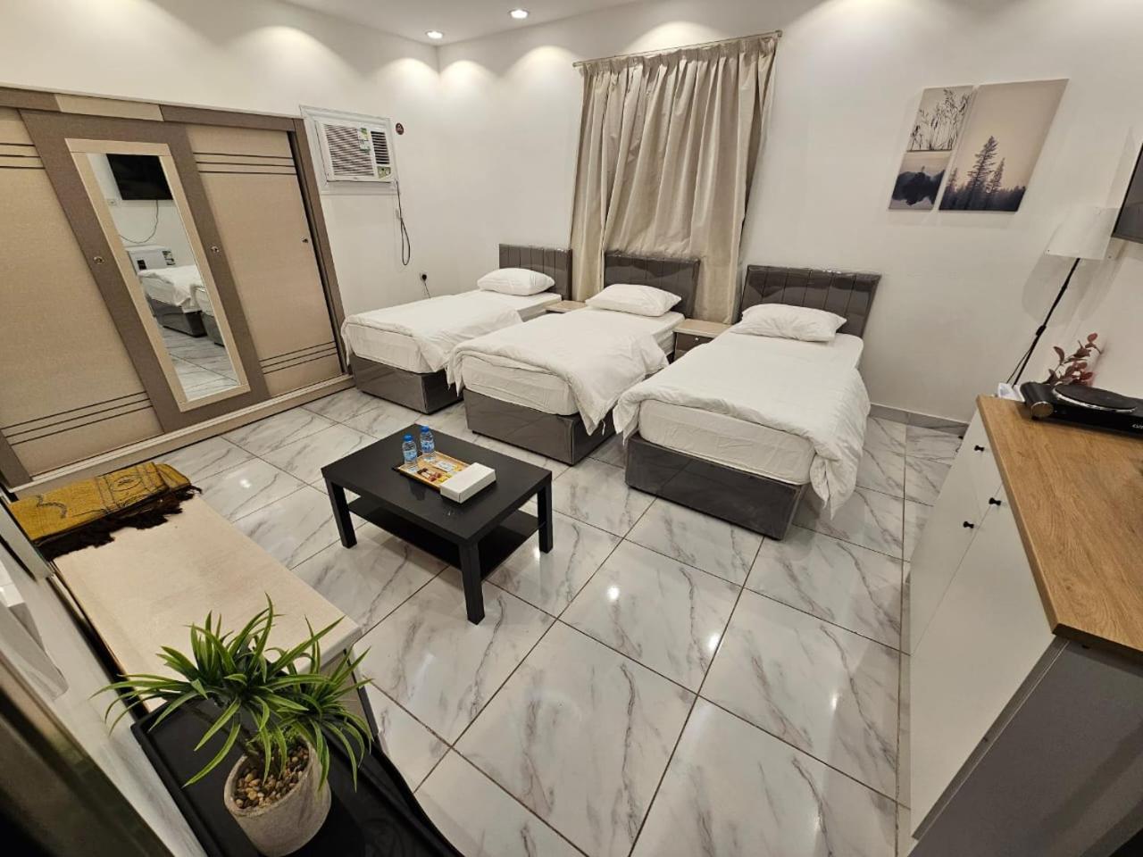 Comfortable & Big Family Apartments 10Mins Drive To Al-Masjid -Nabawi - Nozol Noor 2 Medina ภายนอก รูปภาพ